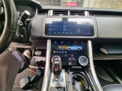 Εγκατάσταση OEM Μεγαλύτερη Οθόνη & Touchscreen 10″ AC Climate Control Panel σε Range Rover Sport.