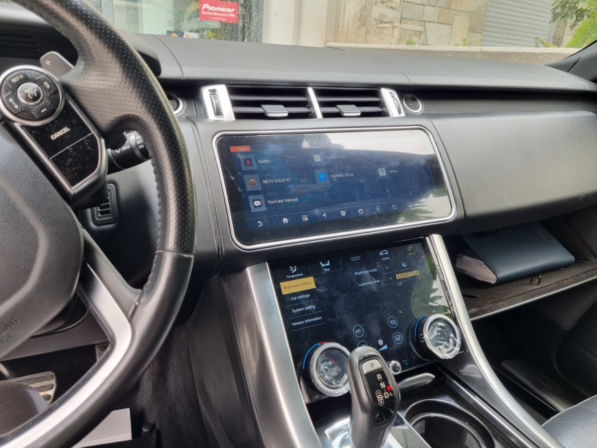 Εγκατάσταση OEM Μεγαλύτερη Οθόνη & Touchscreen 10″ AC Climate Control Panel σε Range Rover Sport.