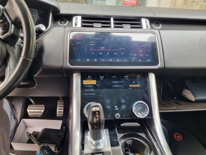 Εγκατάσταση OEM Μεγαλύτερη Οθόνη & Touchscreen 10″ AC Climate Control Panel σε Range Rover Sport.