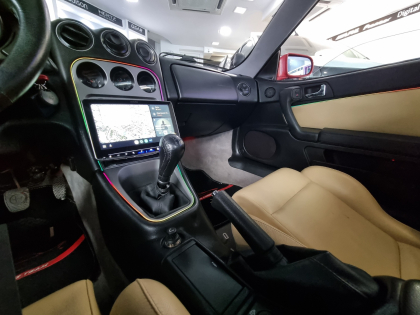 Εγκατάσταση Alpine iLX-F905D 9″ & Ambient Lights σε Alfa Romeo GTV.