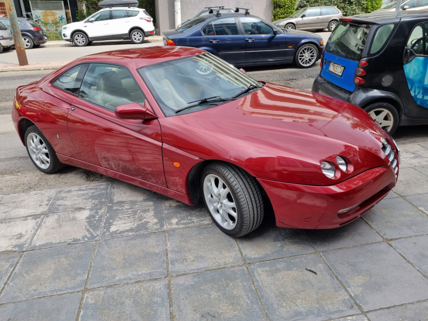 Εγκατάσταση Alpine iLX-F905D 9″ & Ambient Lights σε Alfa Romeo GTV.