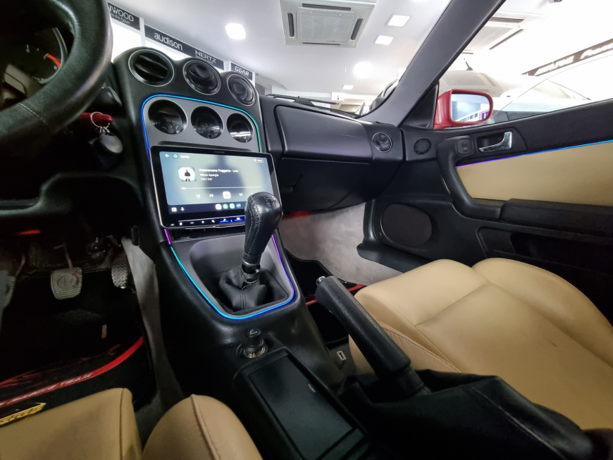 Εγκατάσταση Alpine iLX-F905D 9″ & Ambient Lights σε Alfa Romeo GTV.