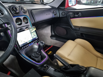 Εγκατάσταση Alpine iLX-F905D 9″ & Ambient Lights σε Alfa Romeo GTV.