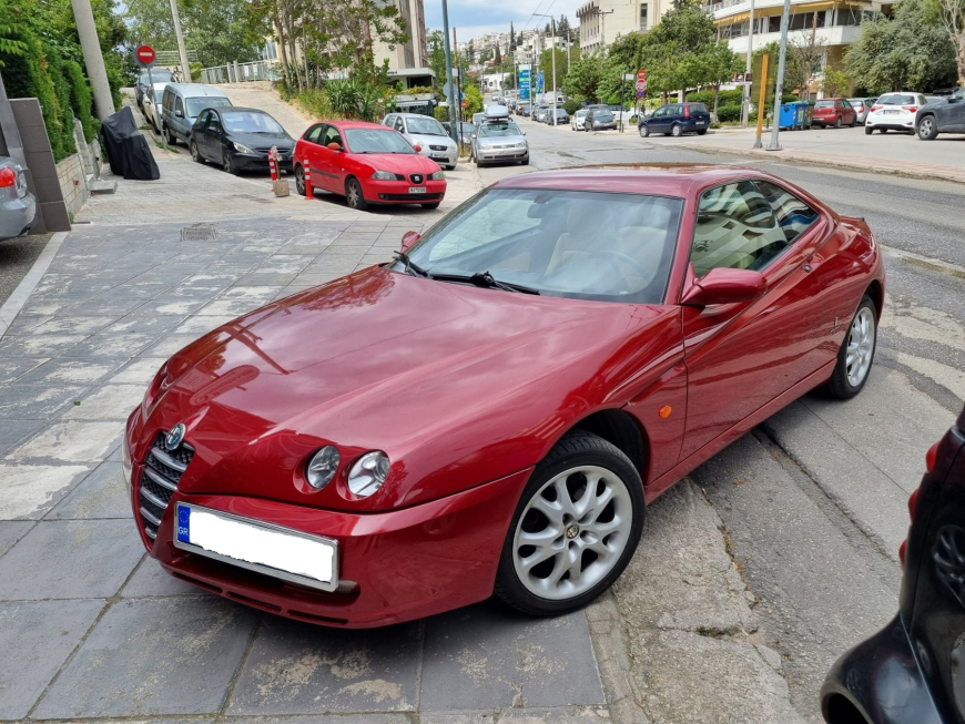 Εγκατάσταση Alpine iLX-F905D 9″ & Ambient Lights σε Alfa Romeo GTV.