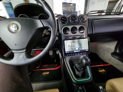 Εγκατάσταση Alpine iLX-F905D 9″ & Ambient Lights σε Alfa Romeo GTV.