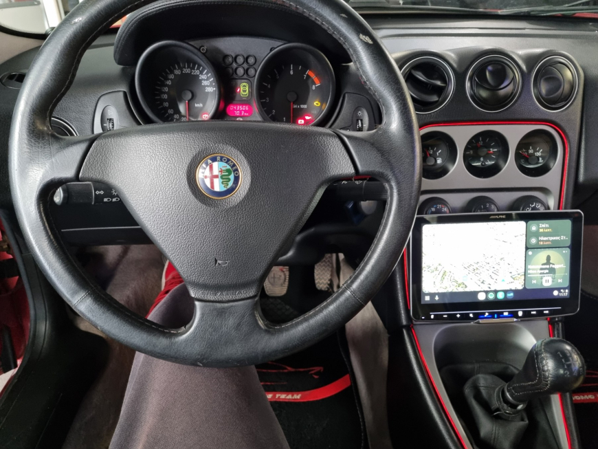 Εγκατάσταση Alpine iLX-F905D 9″ & Ambient Lights σε Alfa Romeo GTV.