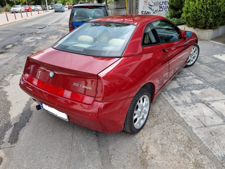 Εγκατάσταση Alpine iLX-F905D 9″ & Ambient Lights σε Alfa Romeo GTV.