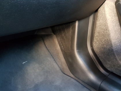 Εγκατάσταση ηχείων Focal σε BMW i3 E Drive (2017).