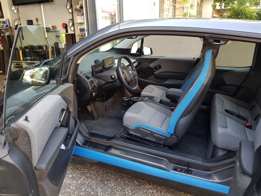 Εγκατάσταση ηχείων Focal σε BMW i3 E Drive (2017).
