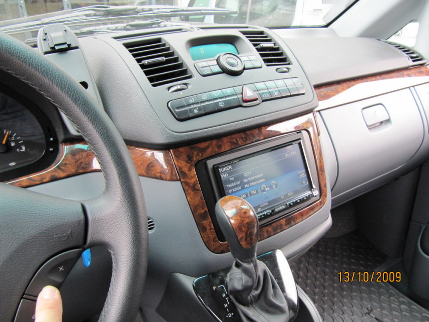 Εγκατάσταση Kenwood DDX8024BT σε συνδυασμό με Navibox σε Mercedes Viano.