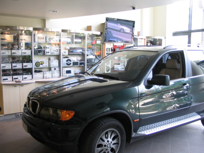 Εγκατάσταση Kenwood KVT-725DVD και οθόνες προσκεφάλων Audiovox 7” σε BMW X5.