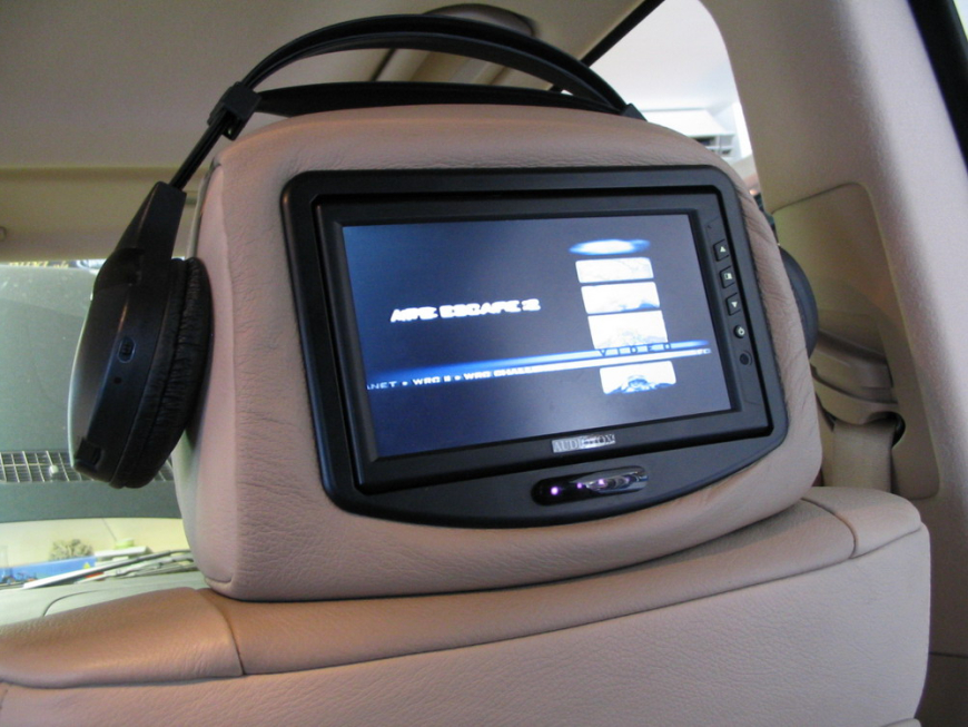 Εγκατάσταση Kenwood KVT-725DVD και οθόνες προσκεφάλων Audiovox 7” σε BMW X5.