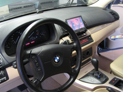 Εγκατάσταση Kenwood KVT-725DVD και οθόνες προσκεφάλων Audiovox 7” σε BMW X5.