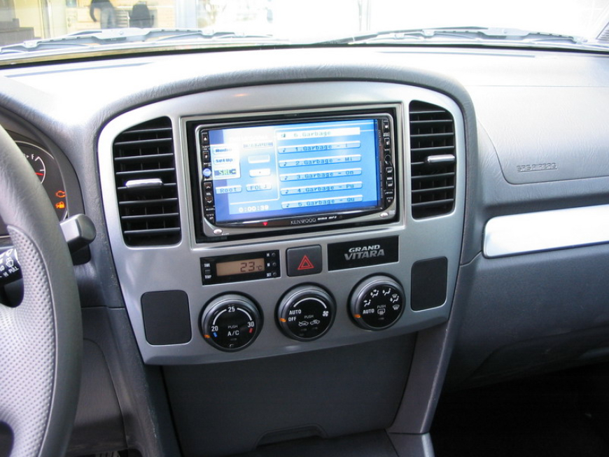 Εγκατάσταση Car Cinema Kenwood DDX-7025 σε Suzuki Vitara