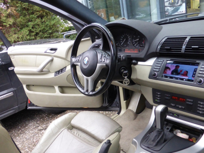 Εγκατάσταση Navigation–Multimedia LM M395 GPS σε BMW E53 2002.