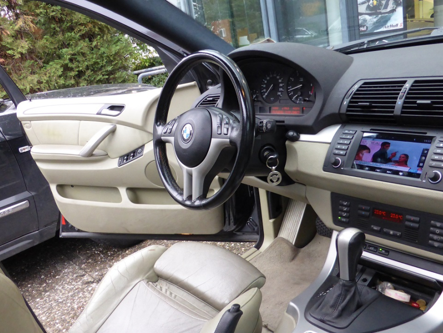 Εγκατάσταση Navigation–Multimedia LM M395 GPS σε BMW E53 2002.