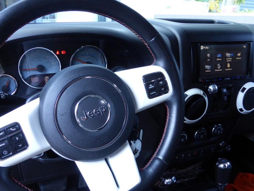 Εγκατάσταση οθόνης Kenwood, TV Tuner MPEG4 και rear camera σε Jeep Wrangler 2011. 