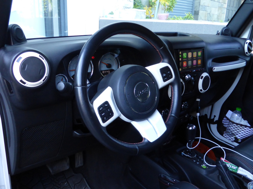 Εγκατάσταση οθόνης Kenwood, TV Tuner MPEG4 και rear camera σε Jeep Wrangler 2011. 