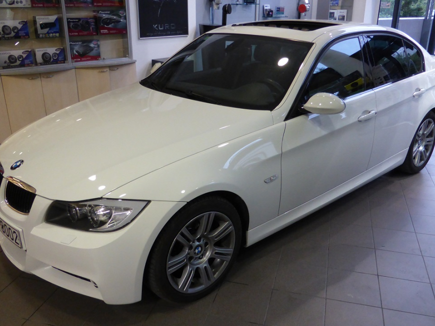 Εγκατάσταση Multimedia–Navigation εργοστασιακής εμφάνισης LM–M095 σε BMW E90 2008.