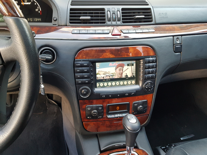 Εγκατάσταση TV Tuner T2 και Media Player με  USB σε Mercedes S-600 AMG V12 W220 Biturbo.