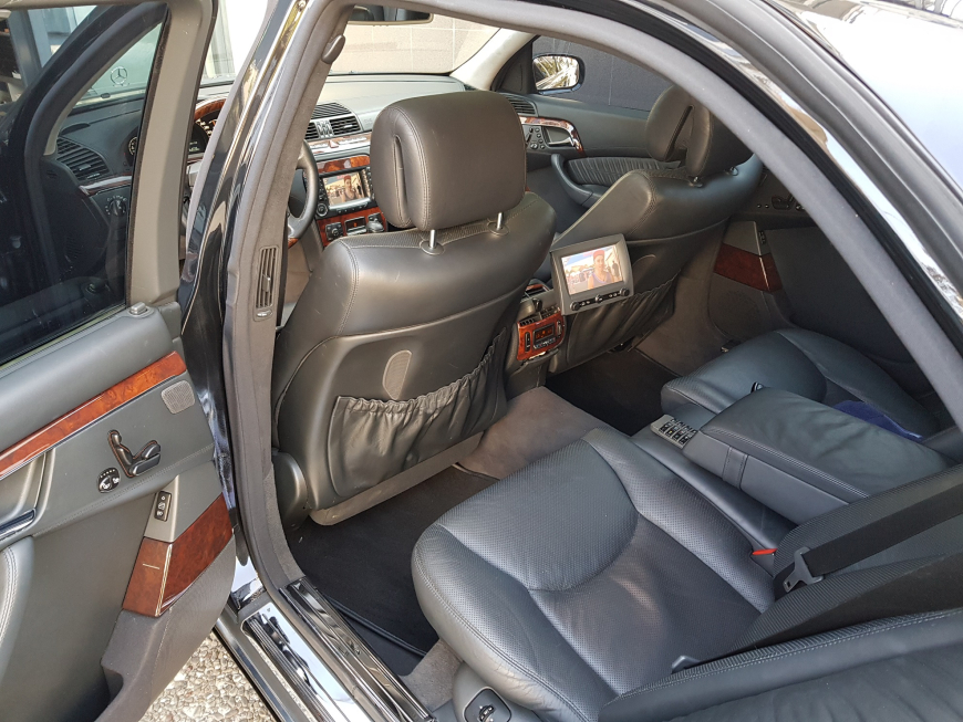 Εγκατάσταση TV Tuner T2 και Media Player με  USB σε Mercedes S-600 AMG V12 W220 Biturbo.