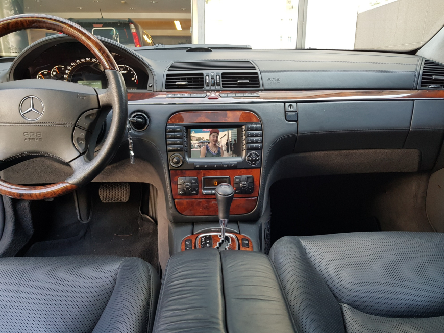 Εγκατάσταση TV Tuner T2 και Media Player με  USB σε Mercedes S-600 AMG V12 W220 Biturbo.