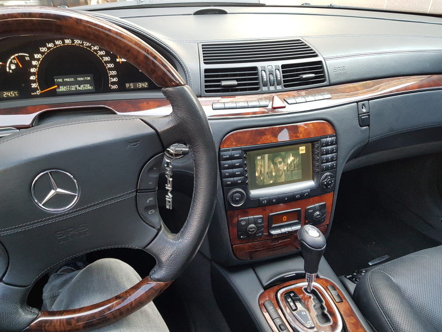 Εγκατάσταση TV Tuner T2 και Media Player με  USB σε Mercedes S-600 AMG V12 W220 Biturbo.