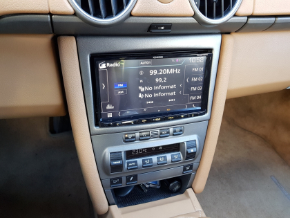 Porsche Cayman. Multimedia Kenwood DDX-9717BTS. Συμβατή με Apple Car Play & Android Auto.