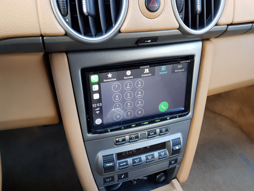 Porsche Cayman. Multimedia Kenwood DDX-9717BTS. Συμβατή με Apple Car Play & Android Auto.