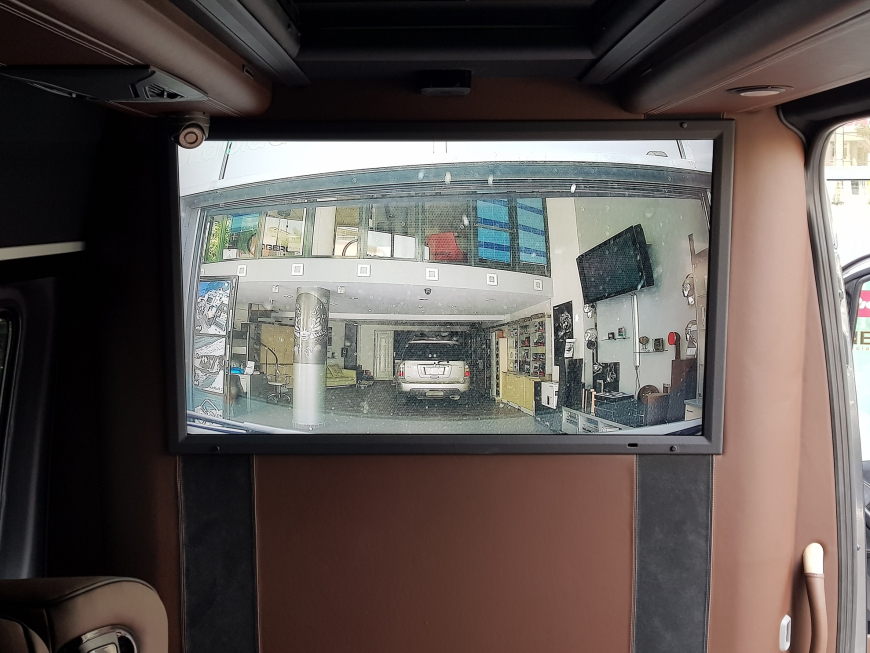 Εγκατάσταση συστήματος Multimedia, με αναπαραγωγή Netflix, Nova, Front & Rear Camera Live σε Mercedes Sprinter VIP.