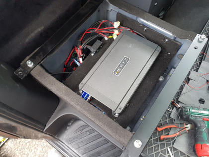 Εγκατάσταση συστήματος Multimedia, με αναπαραγωγή Netflix, Nova, Front & Rear Camera Live σε Mercedes Sprinter VIP.