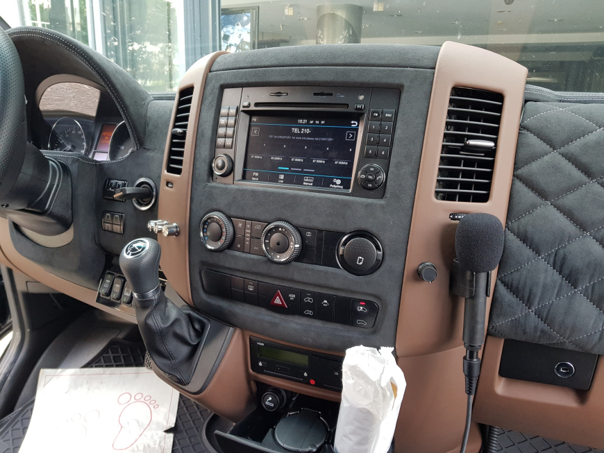 Εγκατάσταση συστήματος Multimedia, με αναπαραγωγή Netflix, Nova, Front & Rear Camera Live σε Mercedes Sprinter VIP.