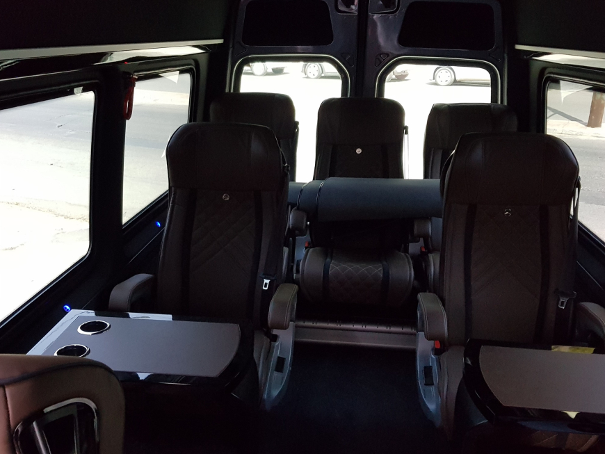 Εγκατάσταση συστήματος Multimedia, με αναπαραγωγή Netflix, Nova, Front & Rear Camera Live σε Mercedes Sprinter VIP.