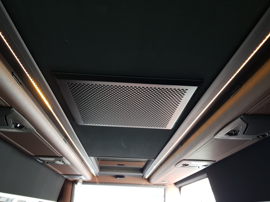 Εγκατάσταση συστήματος Multimedia, με αναπαραγωγή Netflix, Nova, Front & Rear Camera Live σε Mercedes Sprinter VIP.