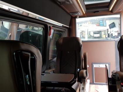 Εγκατάσταση συστήματος Multimedia, με αναπαραγωγή Netflix, Nova, Front & Rear Camera Live σε Mercedes Sprinter VIP.