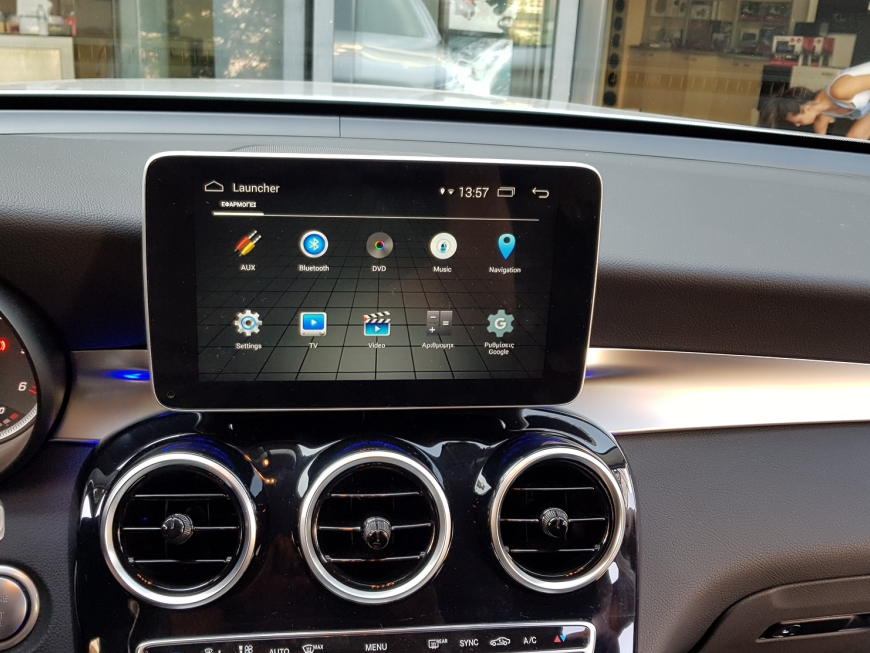 Εγκατάσταση οθόνης και κάμερα οπισθοπορείας σε Mercedes GLC.