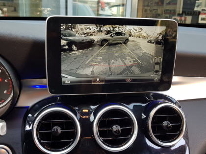 Εγκατάσταση οθόνης και κάμερα οπισθοπορείας σε Mercedes GLC.