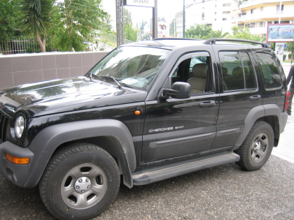 Εγκατάσταση οθόνη Kenwood KVT-627DVD και τον δέκτη KNA G520 σε Cherokee 3,7