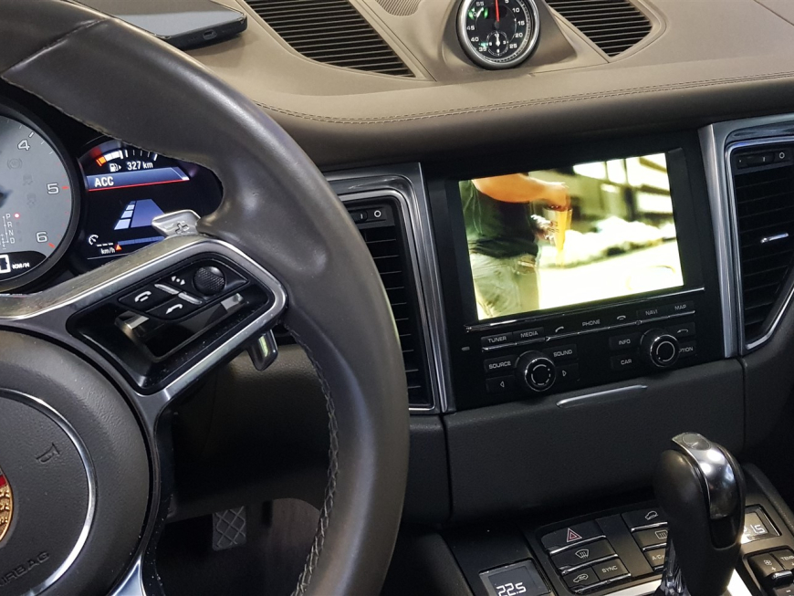 Εγκατάσταση Apple Car Play, Android Auto σε Porsche Macan 95B.