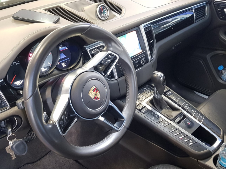 Εγκατάσταση Apple Car Play, Android Auto σε Porsche Macan 95B.