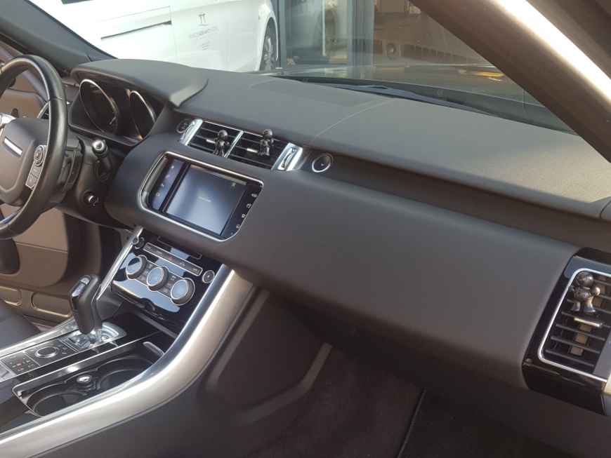 Αναβάθμιση Εργοστασιακής Οθόνης – Apple CarPlay & Android Auto σε Range Rover Sport Hybrid.