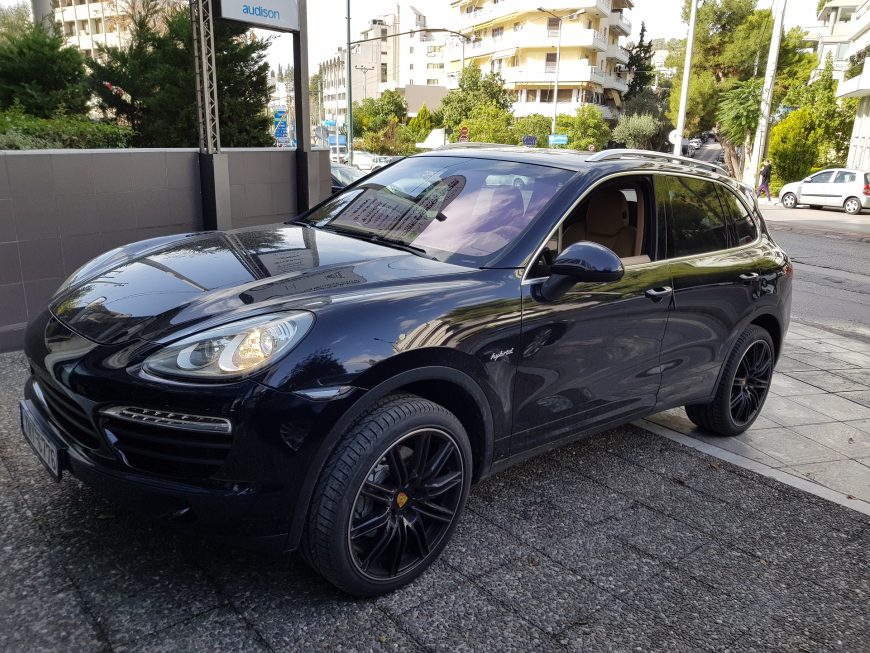 Εγκατάσταση Car Cinema, Back Camera, Media Player, TV Tuner Mpeg4 σε Porsche Cayenne 958.