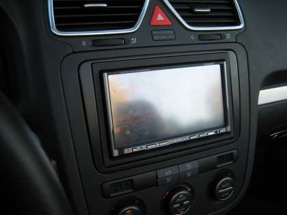Εγκατάσταση Car Cinema Kenwood DDX8022BT σε Volkswagen Eos.