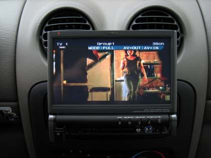 Εγκατάσταση οθόνη Kenwood KVT-627DVD και τον δέκτη KNA G520 σε Cherokee 3,7