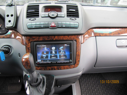 Εγκατάσταση Kenwood DDX8024BT σε συνδυασμό με Navibox σε Mercedes Viano.