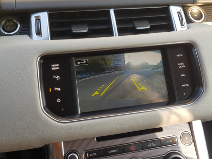 Aναβάθμιση της εργοστασιακής οθόνης σε Range Rover Sport Hybrid με Apple CarPlay και Android Auto.