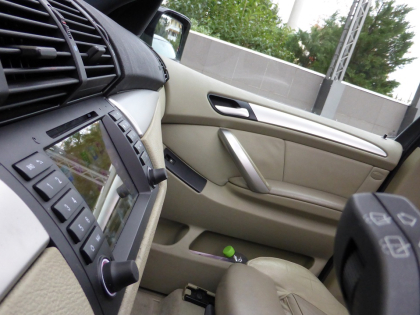 Εγκατάσταση Navigation–Multimedia LM M395 GPS σε BMW E53 2002.