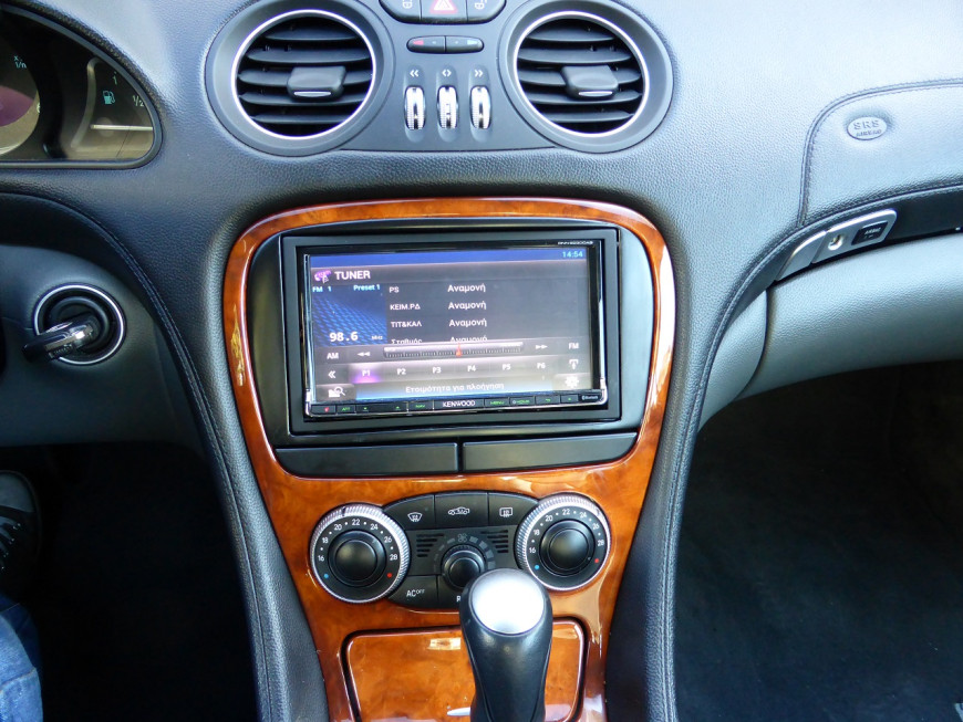 Εγκατάσταση Navigation Kenwood σε Mercedes SL 500 R230 (2004).