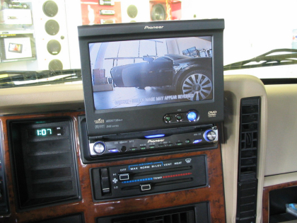 Εγκατάσταση Car Cinema με την οθόνη Pioneer AVIC X1R σε Cherokee 4,0