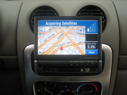 Εγκατάσταση Kenwood KVT-727DVD και τον δέκτη KNA G520 σε Cherokee 3,7.